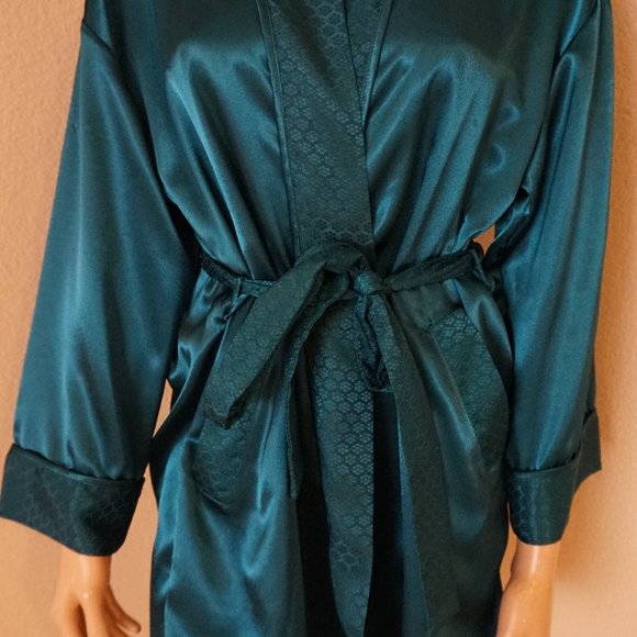 Sexy Emerald Green Victoria’s Secret Robe short - Picture 3 of 9